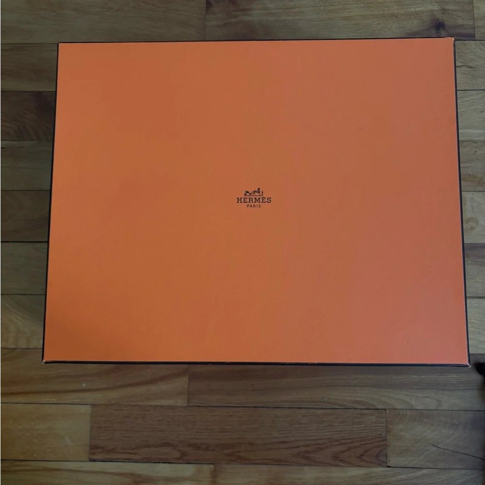 14”x11”x4.5” Hermes Orange Gift Box